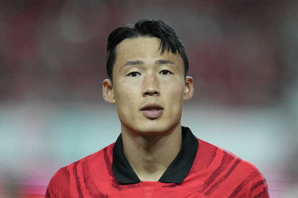 Juhokórejský futbalista Jun-ho Son.
