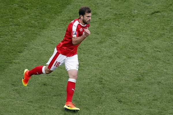 KK38 Paríž - Švajčiarsky futbalista Admir Mehmed.