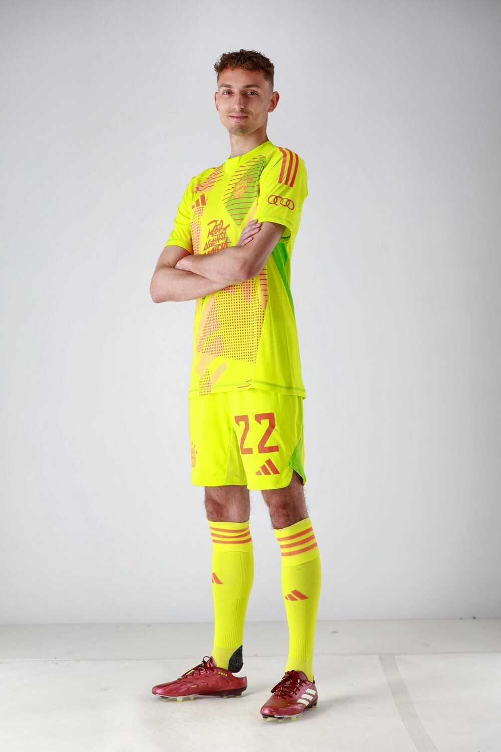 Mladý brankár Artur Vydarený je členom Bayern World Squad.