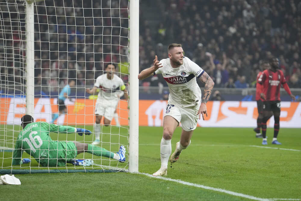 Milan Škriniar poslal PSG do vedenia.