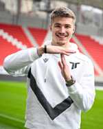 Novou posilou futbalistov AS Trenčín sa stal estónsky krajný obranca Kristo Hussar.