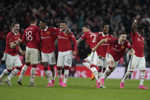 Oslavujúci futbalisti Manchestru United.