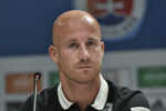 Miroslav Stoch počas tlačovej konferencie.