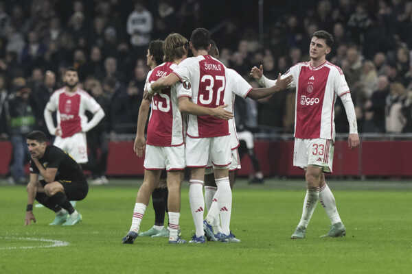 Gólové oslavy futbalistov Ajaxu.