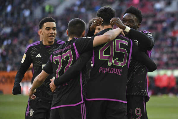 Gólové oslavy futbalistov Bayernu.