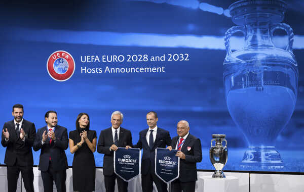 UEFA oznámila, že Veľká Británia a Írsko budú hostiť majstrovstvá Európy vo futbale v roku 2028.