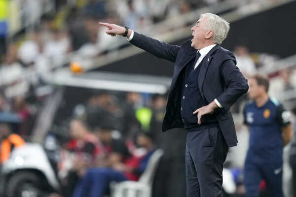 Tréner Carlo Ancelotti. Tréner Carlo Ancelotti.