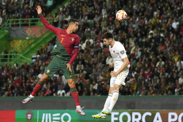 Cristiano Ronaldo v drese Portugalska.