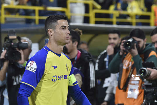 Cristiano Ronaldo to schytal od fanúšiko Al-Nassr.