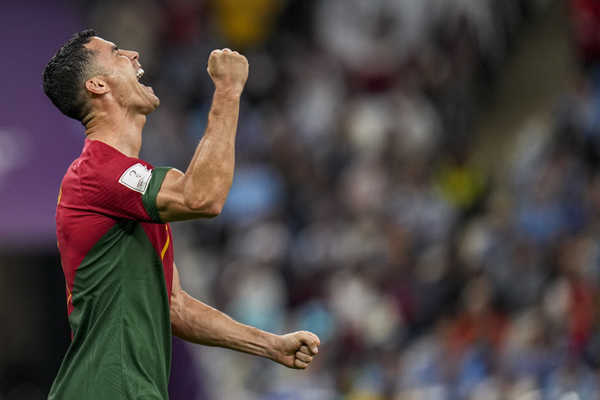 Cristiano Ronaldo v drese Portugalska. Cristiano Ronaldo v drese Portugalska.