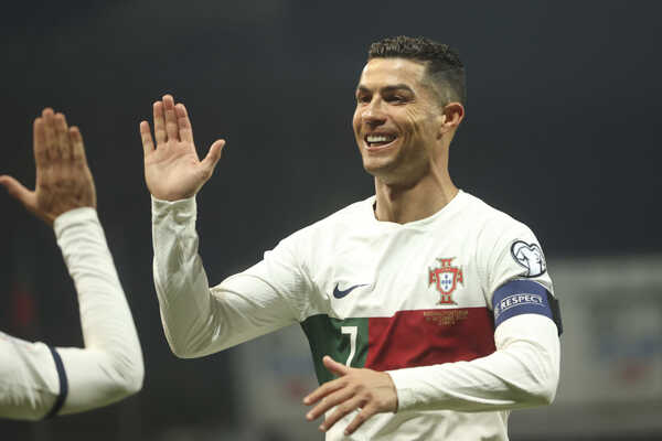 Cristiano Ronaldo v zápase s Bosnou a Hercegovinou.