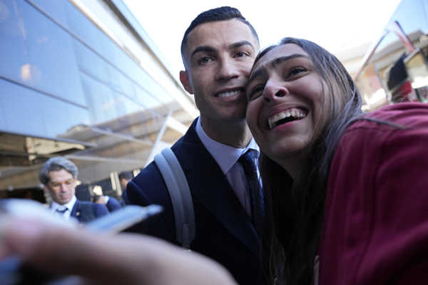 Cristiano Ronaldo pred odletom Portugalska do Kataru.