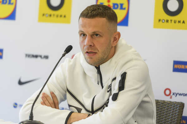 Denis Vavro počas brífingu v rámci reprezentačného zrazu pred prípravnými futbalovými zápasmi s Rakúskom a Nórskom. Denis Vavro počas brífingu v rámci reprezentačného zrazu pred prípravnými futbalovými zápasmi s Rakúskom a Nórskom.