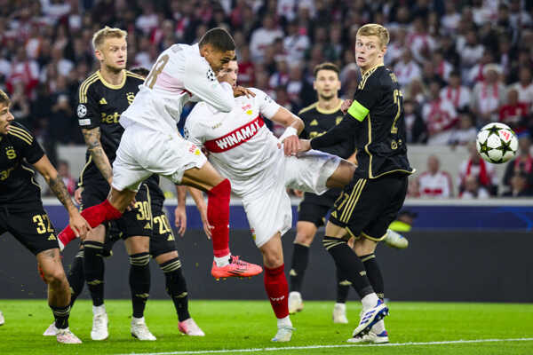 Enzo Millot strieľa gól Stuttgart.
