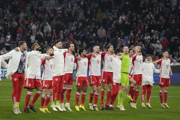 Futbalisti Bayernu Mníchov sa tešia po odvete osemfinále Ligy majstrov.