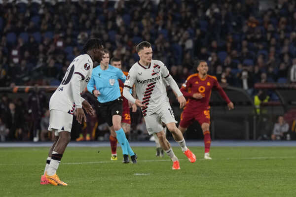 Florian Wirtz (Leverkusen) strieľa gól.