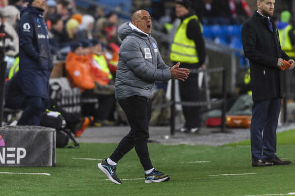 Tréner Francesco Calzona.