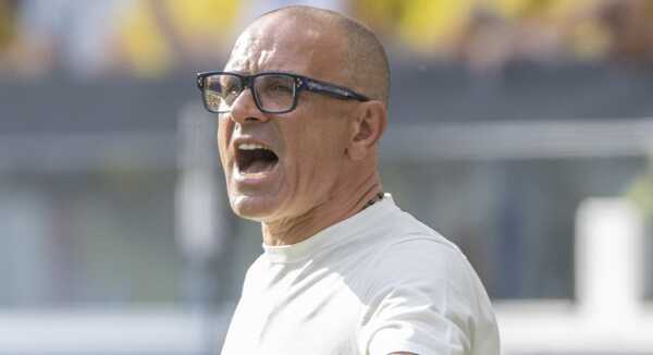 Tréner slovenských futbalistov Francesco Calzona.