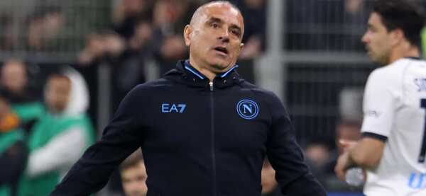 Tréner SSC Neapol Francesco Calzona.