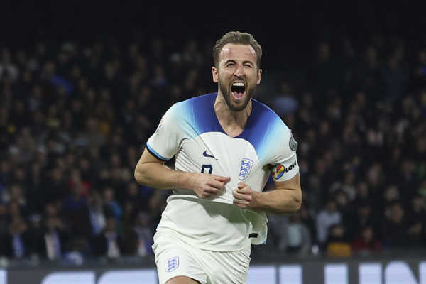 Harry Kane v drese Anglicka. Harry Kane v drese Anglicka.
