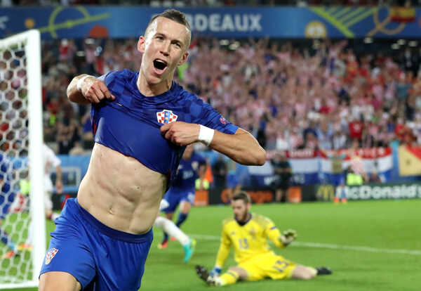 Ivan Perišič po góle v drese Chorvátska.