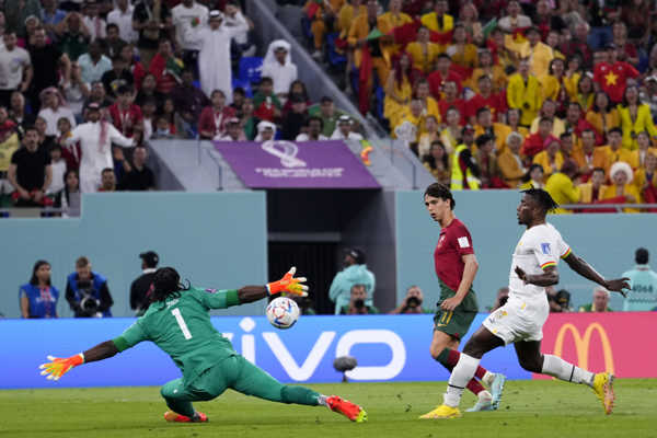 Joao Felix (Portugalsko) strieľa gól Ghane na MS 2022 v Katare.