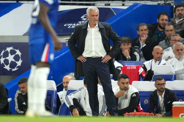 Tréner Benficy Jose Mourinho.