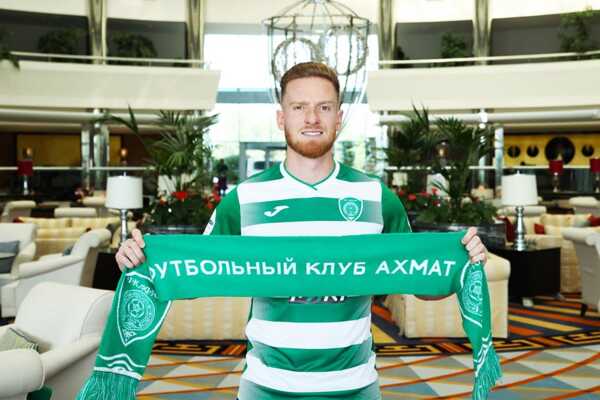 Lucas Lovat podpísal v Rusku s Akhmatom.