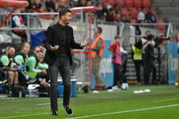 Michal Gašparík na lavičke trnavského Spartaka.