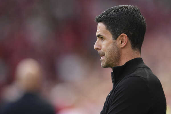 Tréner Arsenalu Mikel Arteta.