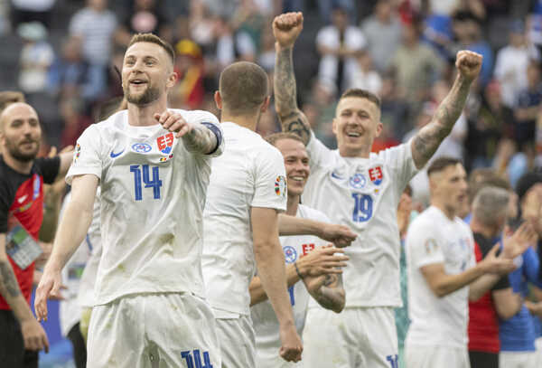 Milan Škriniar, Denis Vavro, Ondrej Duda a Juraj Kucka sa tešia po víťazstve. Milan Škriniar, Denis Vavro, Ondrej Duda a Juraj Kucka sa tešia po víťazstve.
