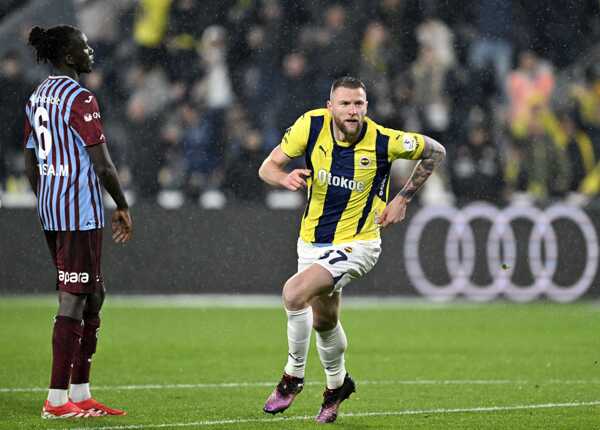 Milan Škriniar v drese Fenerbahce.