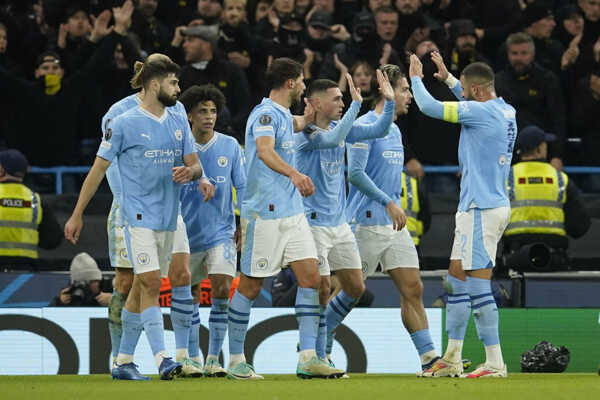 Phil Foden a gólové oslavy futbalistov Manchestru City.