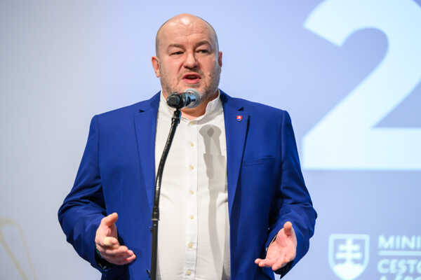 Minister cestovného ruchu a športu Rudolf Huliak.