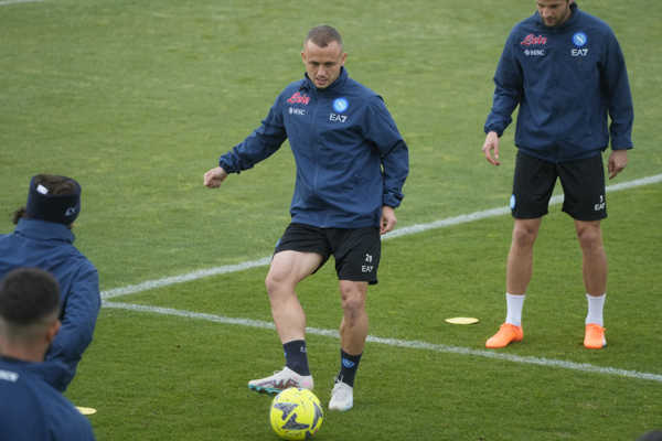 Stanislav Lobotka počas tréningu Neapolu. Stanislav Lobotka počas tréningu Neapolu.