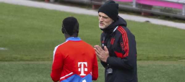 Sadio Mané a Thomas Tuchel na tréningu Bayernu.