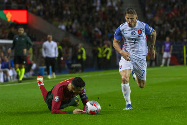 Cristiano Ronaldo a Tomáš Suslov. Cristiano Ronaldo a Tomáš Suslov.