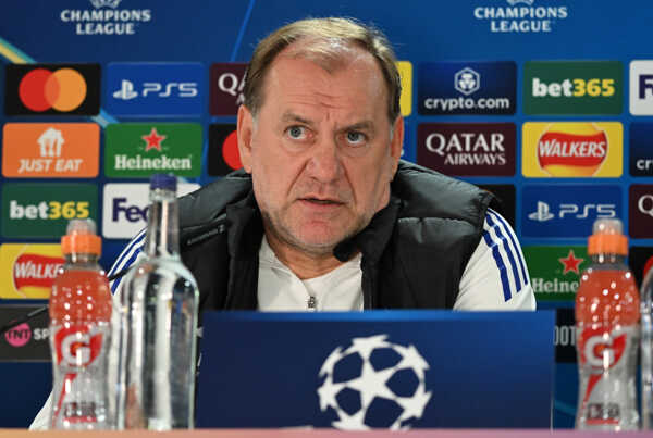 Tréner ŠK Slovan Bratislava Vladimír Weiss.