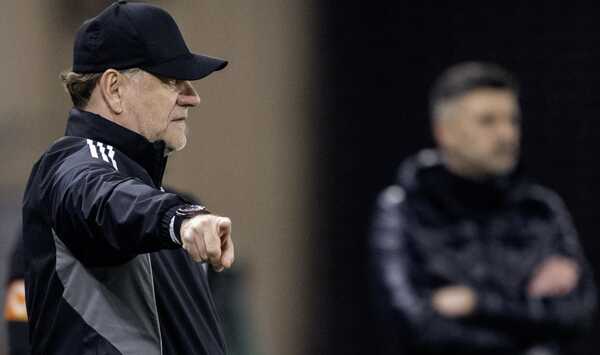 Tréner futbalistov Slovana Vladimír Weiss.