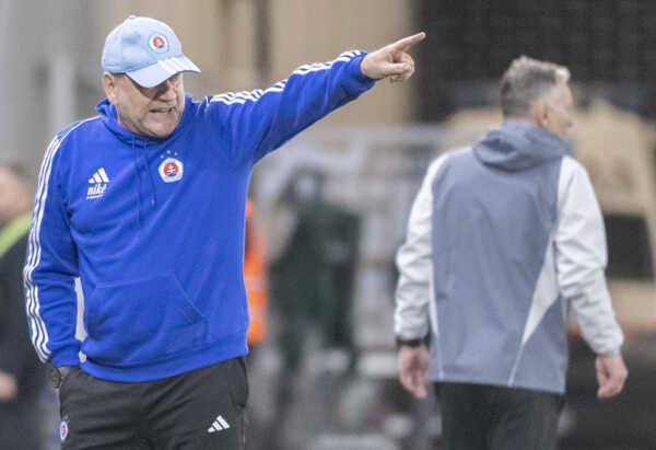 Tréner ŠK Slovan Bratislava Vladimír Weiss.
