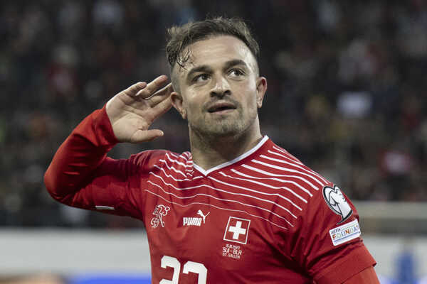 Xherdan Shaqiri oslavuje svoj úvodný gól.